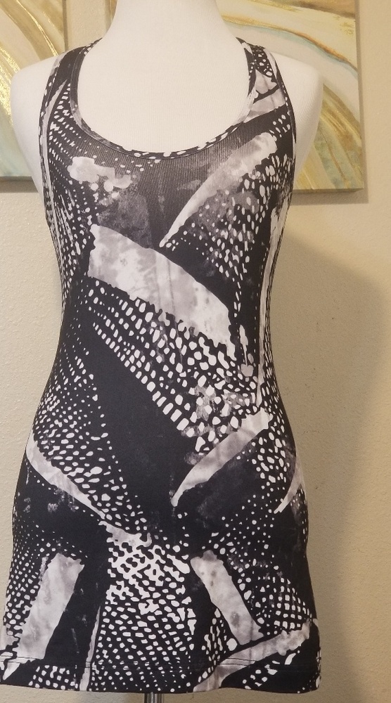 Lululemon racer back work out top